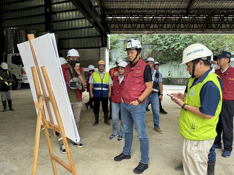 朱惕之副市長視察土城區延寮溝擋土牆崩塌復健工程