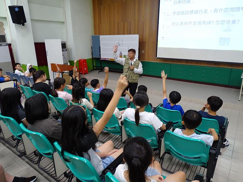 新北市農業局於青潭國小辦理路殺環教講座，學生反應熱烈