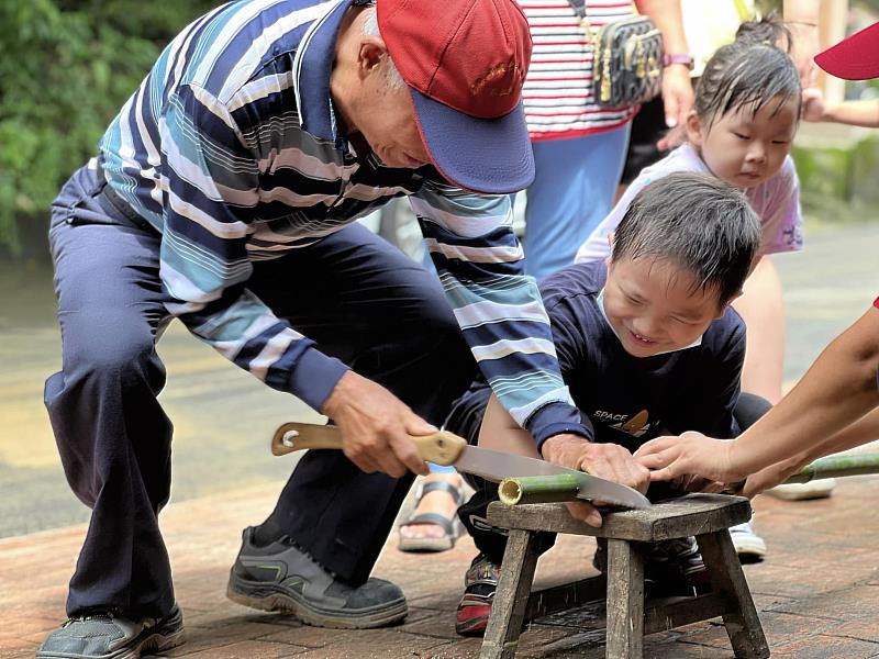 竹縣「重陽敬老專區」上線      長輩好康、好玩看這裡