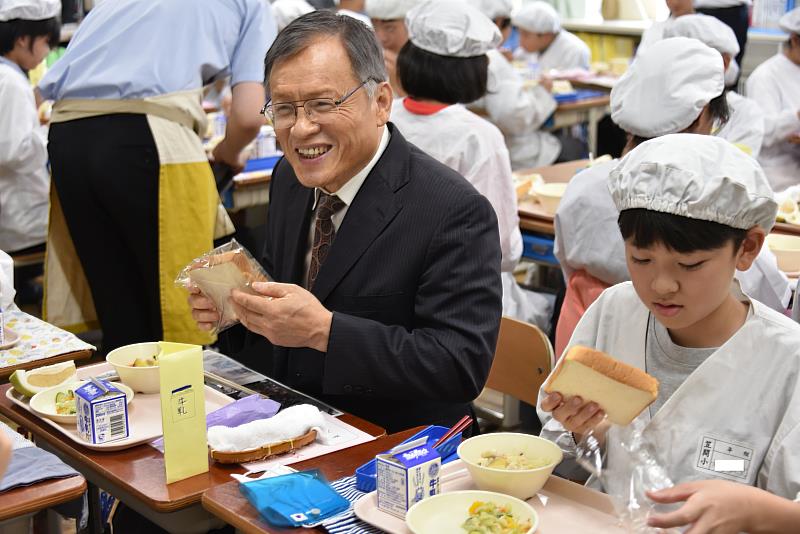 駐日代表處與日本學童共享美味午餐