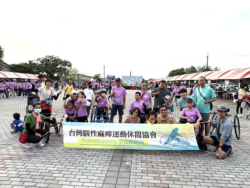 嘉義縣學生「普特融合」攜手跑  水上UP馬拉松跑出運動平權新風貌