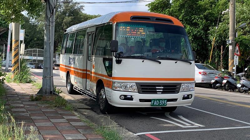 科技之星營運之83路公車路線，照片拍攝地點在成德高中站。