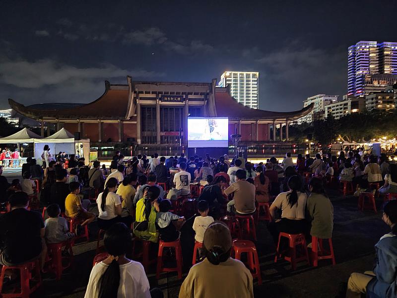 「蚊子電影院」活動，配合女孩日主題，放映迪士尼動畫電影《冰雪奇緣》