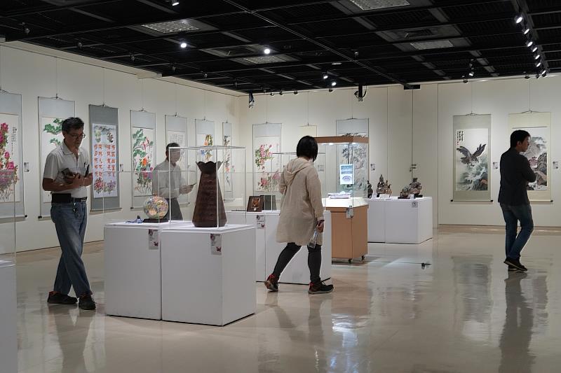 「中華文耀・甲辰之美・祥龍獻瑞—國際藝術聯展」，展覽自即日起至113年10月27日於新北市藝文中心展出。