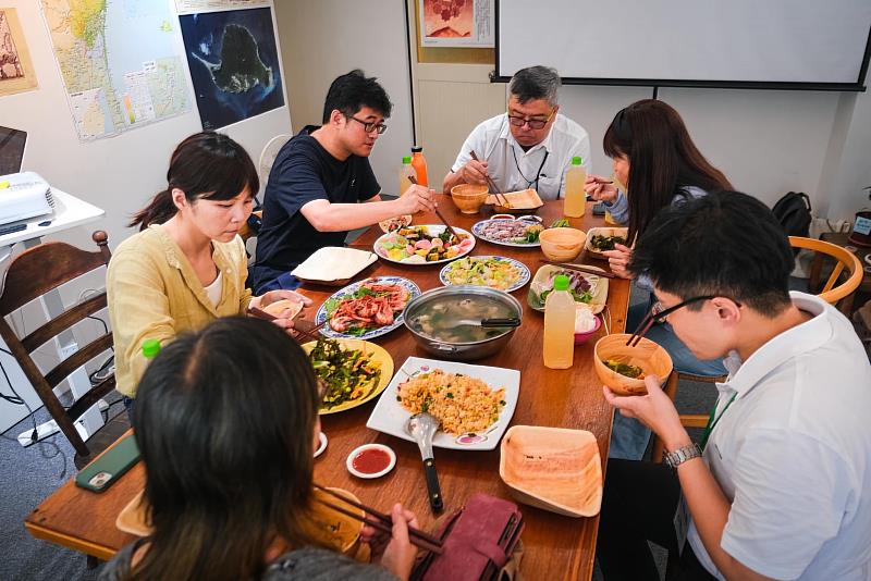 宜蘭海波浪文化事業串聯大溪漁港漁獲及在地餐廳，推出「鰕趴」套餐