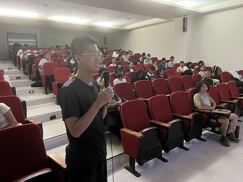 「愛深耕・彩虹生根:性別電影巡迴放映」研究生分享。