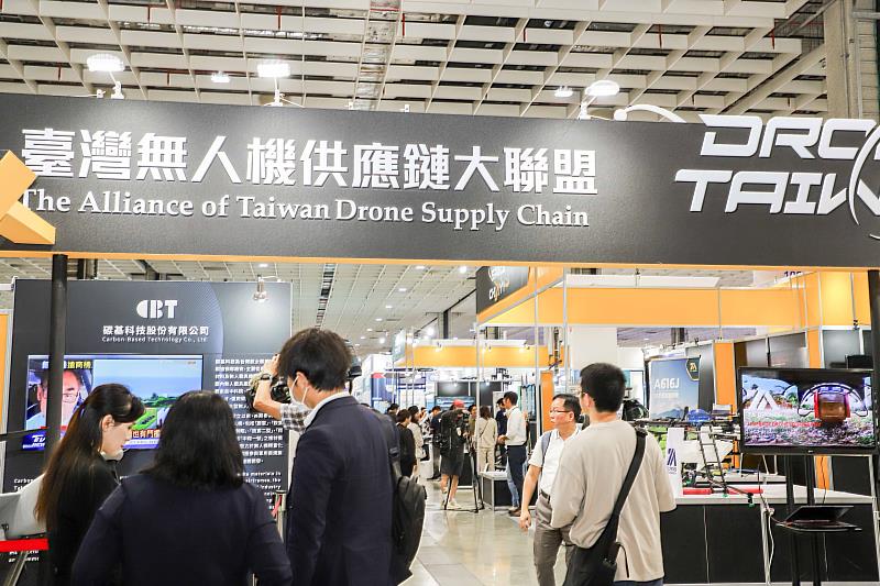 台灣國際人工智慧暨物聯網展開幕， 無人機專區「Drone Taiwan壯臺灣」亮相-5