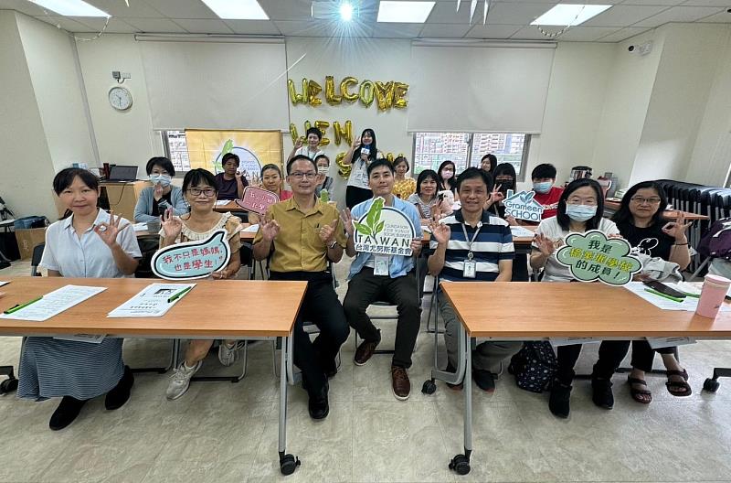 The Foundation for Social Business Taiwan and Wenshan Women's Empowerment Center had a group photo of participants of the Grameen School Admissions Brief and Introductory Course on Entrepreneurship