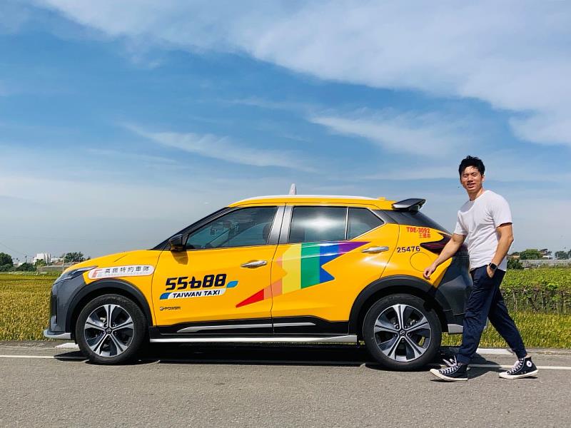 圖三_KOL「王國春-我只是個計程車司機」很幸運車隊可以替多元發聲,設計很多彩虹車貼。
