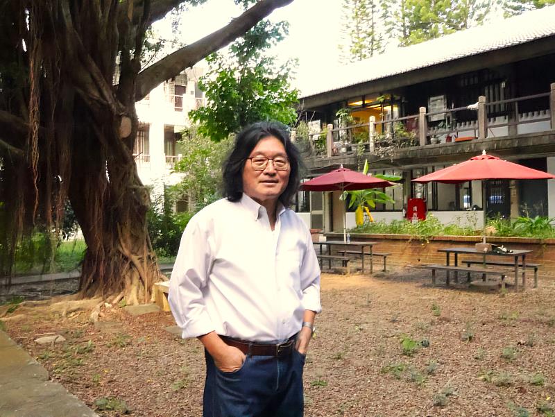 何萬順表示,語言是人類靈魂的一部分,知識分子應時刻反思生活中的理所當然,並在需要時為受害者發聲。