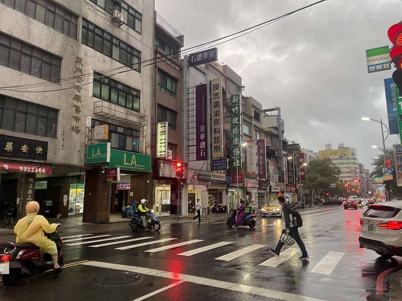 竹市府完成全市路口號誌延長為5至22時運作,全方面守護市民安全