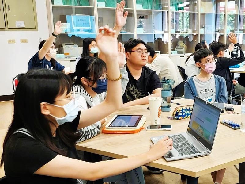 勞動力發展署北分署「生技醫藥產業人才培訓據點」開辦製藥品管人員培訓班,培養生技專業人才。