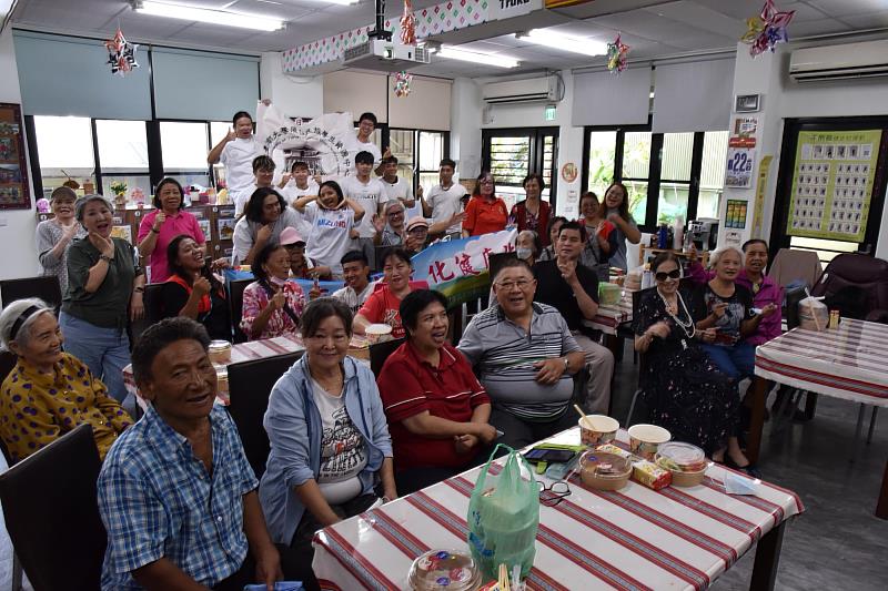 南大學務長侯志正感謝大光文化健康站的大力支持，豐富學生們的文化學習經驗