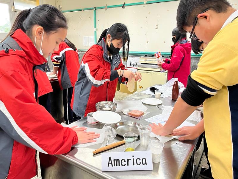 精華中涵蓋料理、動漫和運動等議題，激發學生學習動機