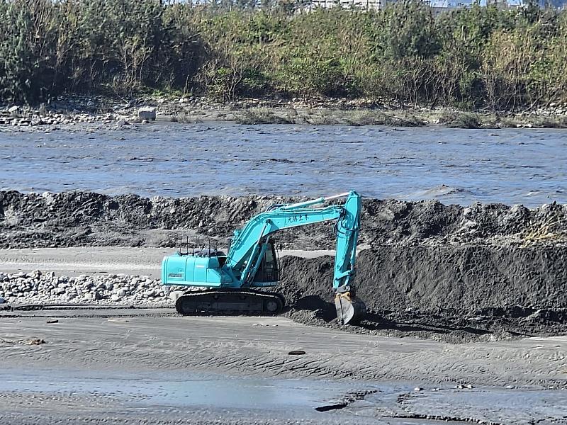 康芮颱風再次沖毀卑南溪水覆蓋 臺東縣政府持續積極搶修 呼籲民眾做好自我防護措施