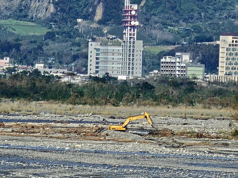 康芮颱風再次沖毀卑南溪水覆蓋 臺東縣政府持續積極搶修 呼籲民眾做好自我防護措施