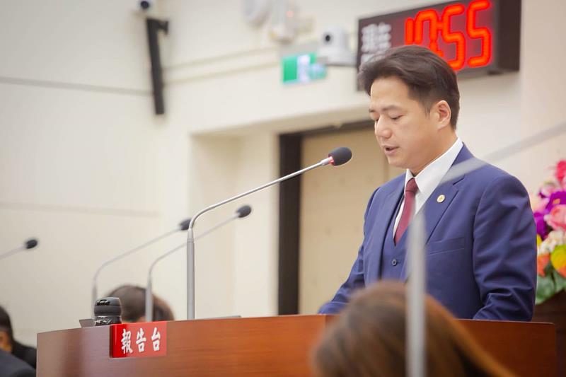 圖3 邱臣遠代理市長首赴議會施政報告，致力打造幸福真永遠的安居科技城。