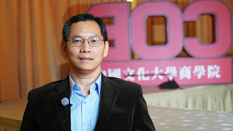 商學院院長暨國企系盧文民教授在商管面向成就受國際肯定，榮登全球前2%頂尖科學家榜單