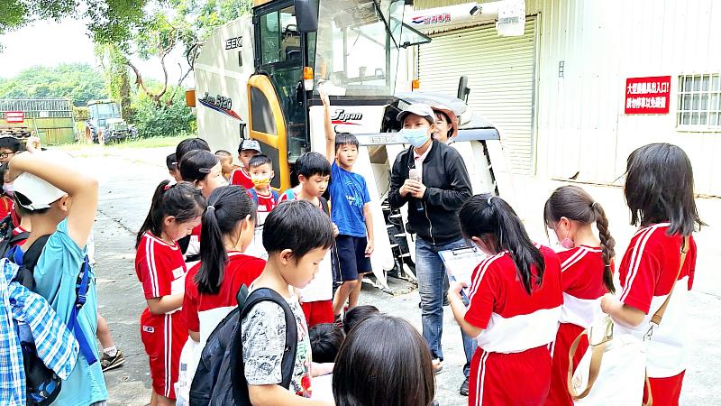 東海大學智慧暨精緻農業學位學程，持續善盡大學社會責任，積極推動食農教育，深化農業永續理念。