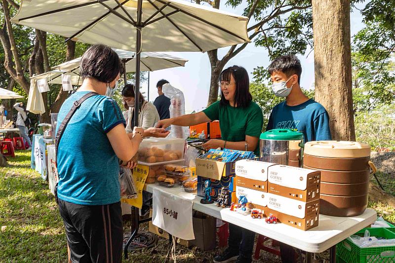 仙草控必衝！水上仙草柔軟節連2日盛大展開