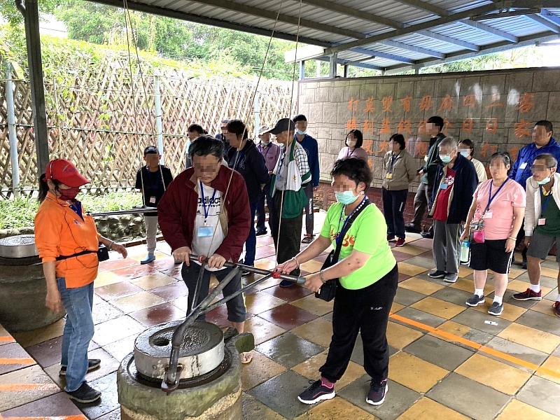 竹縣邀精障朋友體驗田園樂趣