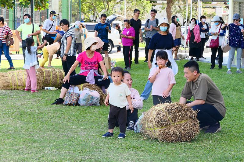 「2024愛健康拿好康我是保健達人」活動熱鬧登場！全民免費健檢、趣味闖關、喵汪星人走秀與摸彩抽獎驚喜連連