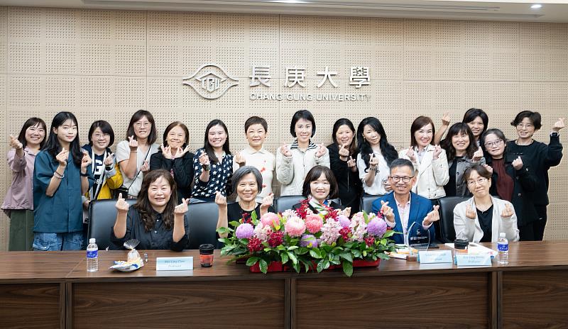 長庚大學護理系與首爾大學護理學院簽約後大合影。