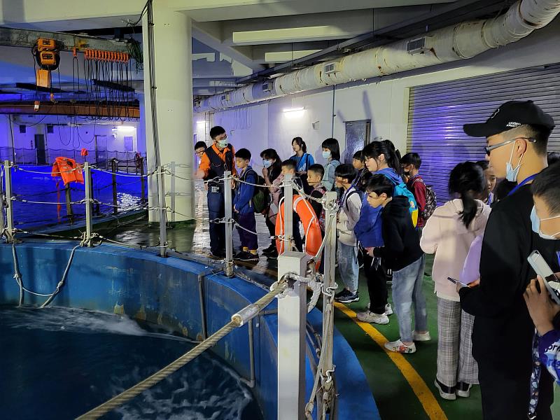 與魚共舞～夜宿海生館