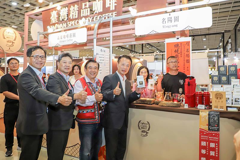國際茶葉咖啡博覽會登場,翁章梁行銷嘉義高山茶與精品咖啡-3