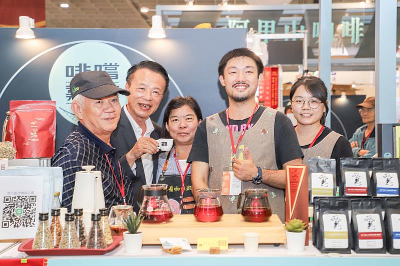 國際茶葉咖啡博覽會登場,翁章梁行銷嘉義高山茶與精品咖啡-5