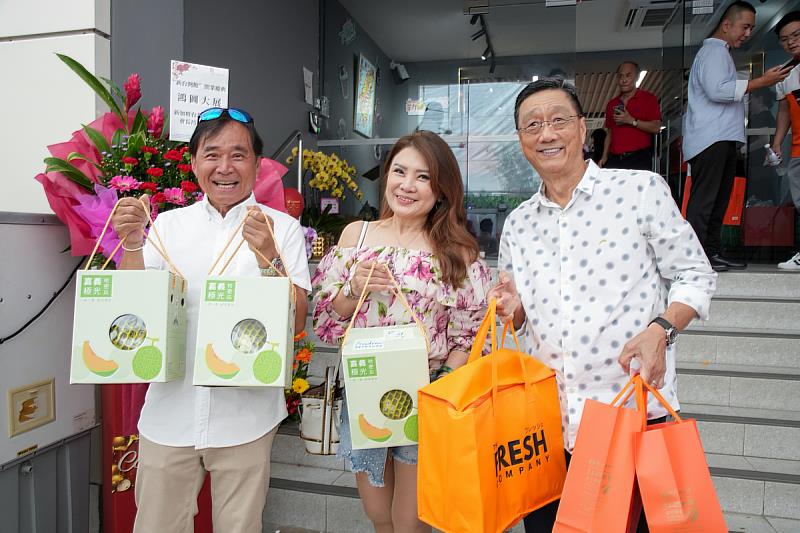 嘉義優鮮農漁產品進駐新加坡,極光哈密瓜限量秒殺