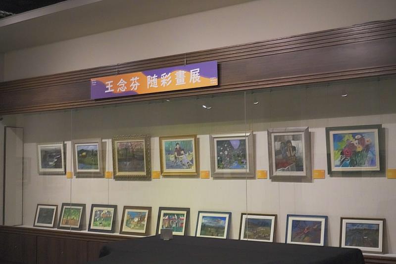 王念芬隨彩展展於圖書館藝術中心雲創廳