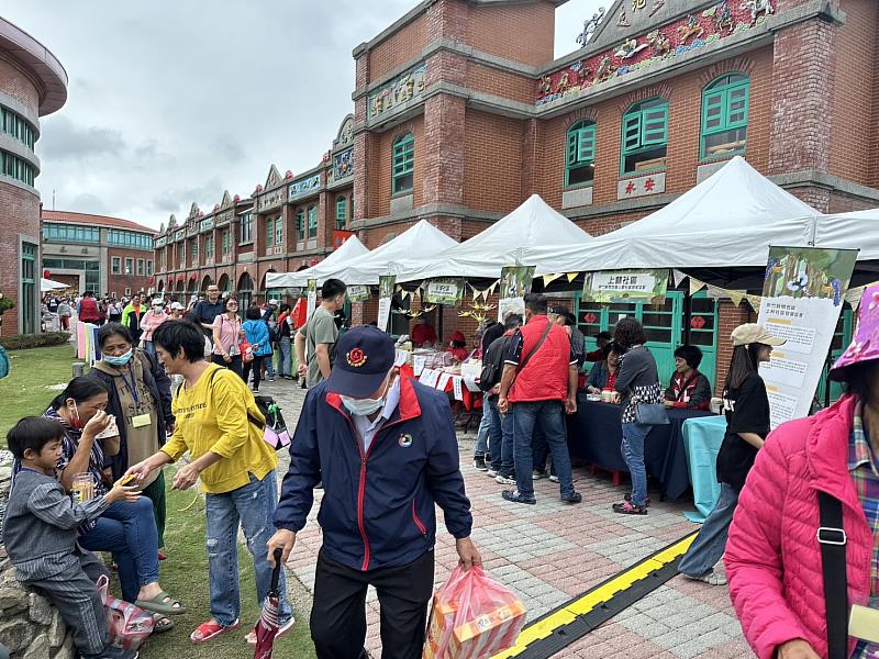 第四屆『農村藏食節』收冬果交流暨農藝親子派對」，近日在湖口好客文創園區登場，吸引大小朋友攜手到場感受新竹縣農村社區魅力。