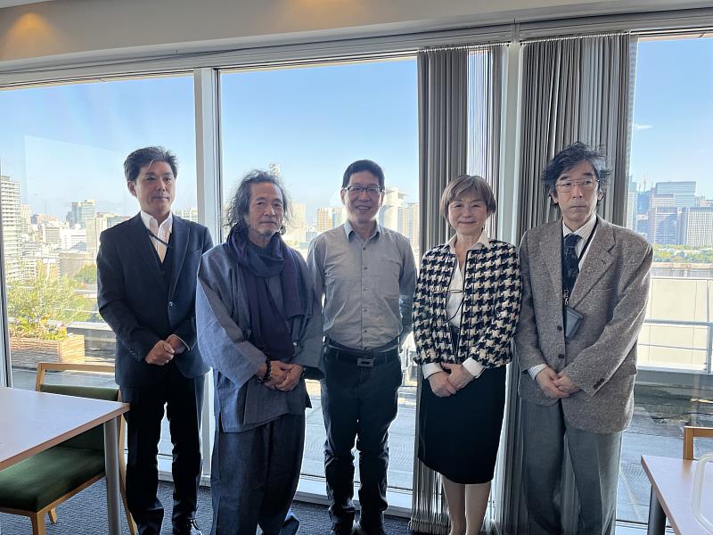 拜會並與二松學舍大學進行座談交流,左起齊田智明室長、江騰茂博部長、呂傑華教授、牧角悅子主任與橋本秀美教授。