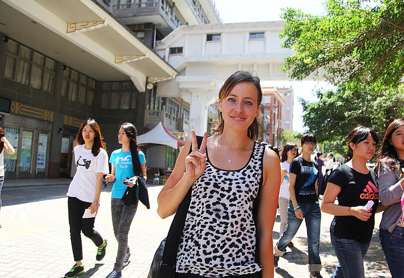 文化大學不遺餘力地推動國際化,營造國際化校園環境。