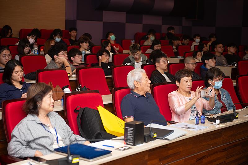 理工學院與文學院共同舉辦,師生參與度高。
