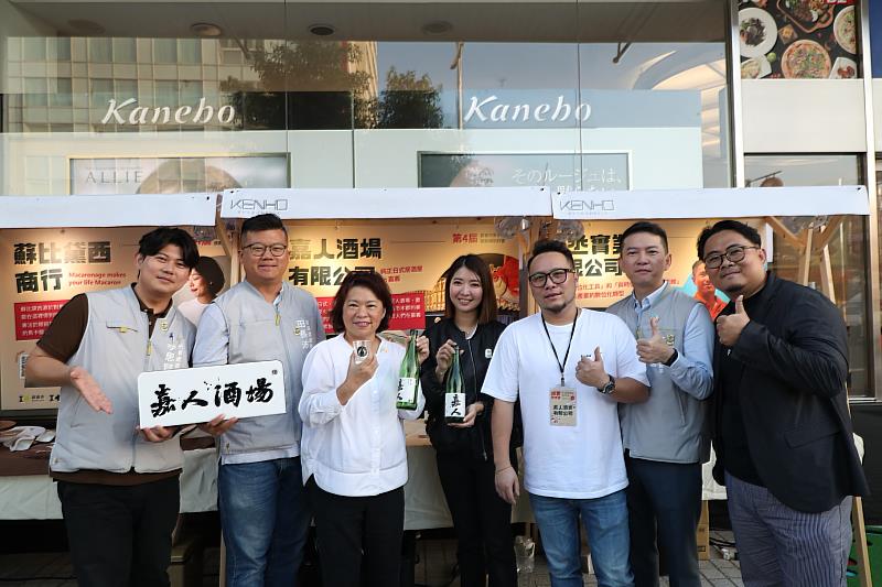 市長與業者合照 (1)