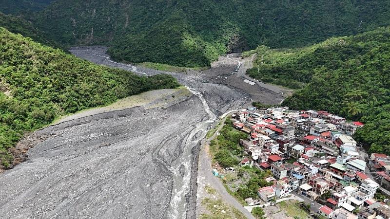 屏東縣林邊溪上游土砂調查監測取得初步成效-凱米颱風事件後內社溪匯流段空拍影像