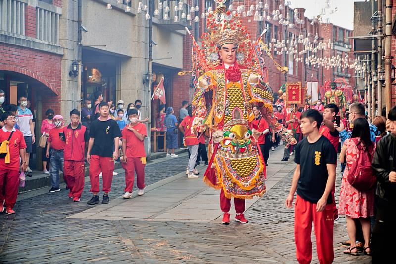 歲末年終的「謝平安」旨在百姓們感謝眾神的護佑，也向神明祈求來年風調雨順。