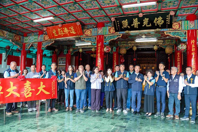 翁章梁贈匾義竹修緣禪寺「大喜大禪」