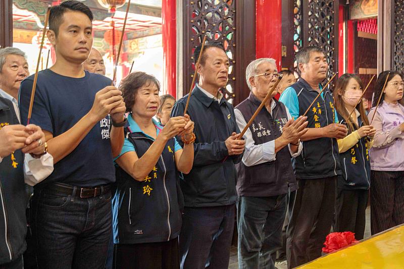 翁章梁贈匾義竹修緣禪寺「大喜大禪」