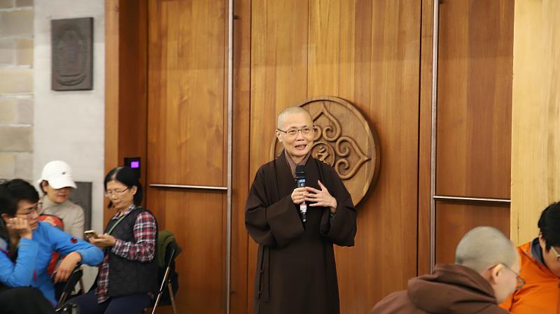 靈鷲山廣純法師強調「靈性即生態」理念，提醒眾人，不傷害自然也就是不傷害自己，人與萬物相依共存的重要性。（靈鷲山佛教教團提供）