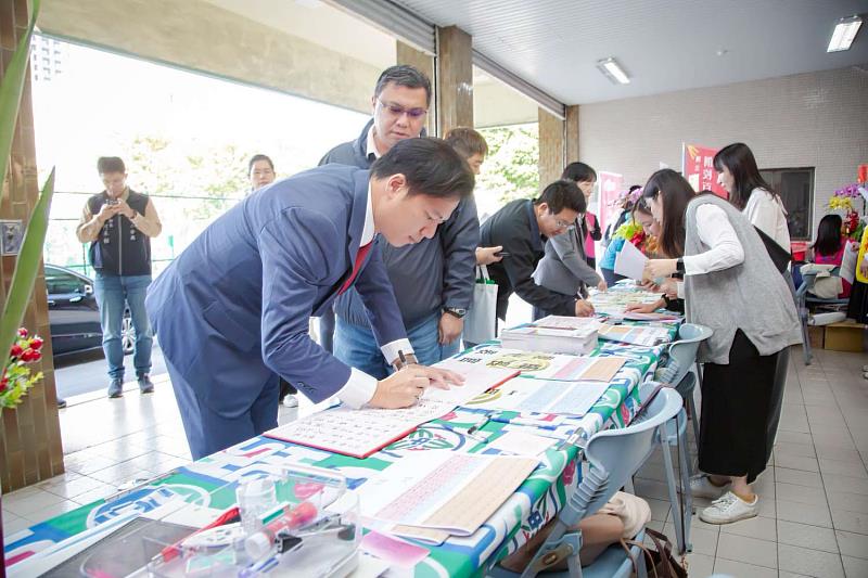 新竹女中創校100週年校慶盛典代理市長邱臣遠受邀出席與親師生共同見證百年傳承