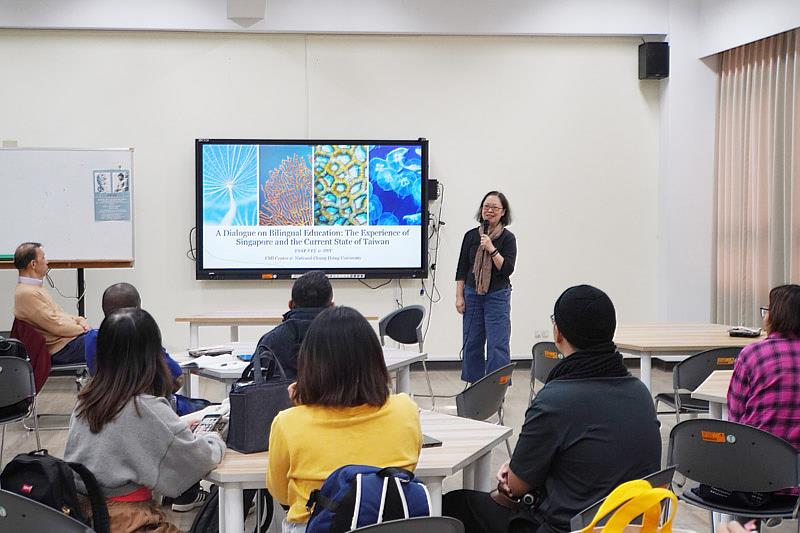 大葉大學英語系張智惠老師介紹講者