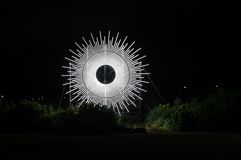 台東光祭7日將落幕 以莉·高露溫暖歌聲陪伴謝幕 請抓住最後機會體驗光藝術之美！ 錯過再等一年