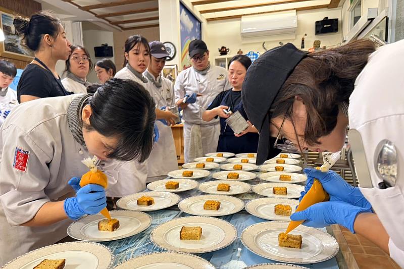 與湘樂餐飲集團合作後，西廚系學生「食力大增」