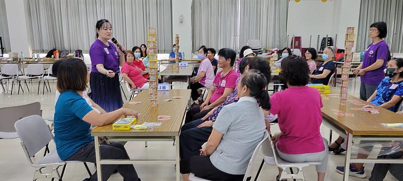 「美好家庭成長團體方案」於竹東農會探討情緒管理議題。