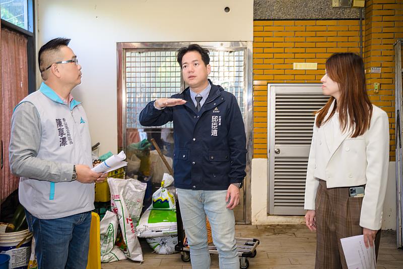 邱臣遠代理市長指示民政處及香山區改善虎林生活館市民活動中心設備