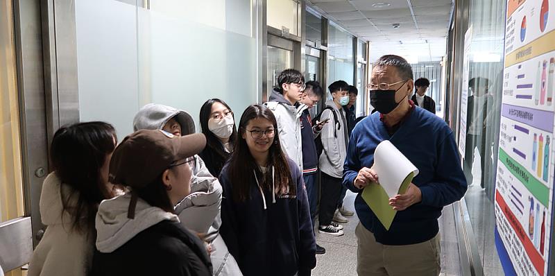 引導學生關注社會議題並將學理知識實際應用,經濟學系於2024年12月9日舉辦『經濟專題學習競賽』。