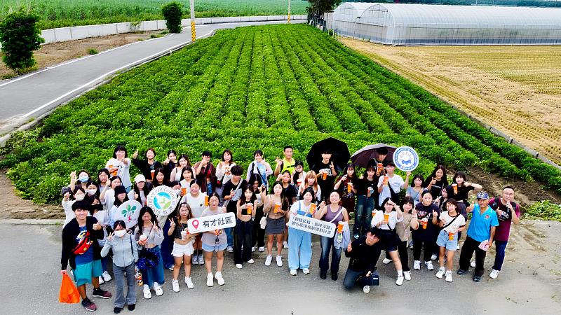 為發揮永續典範大學的社會影響力，朝陽科大建構校園與場域之 USR 共學生態圈，深受好評。